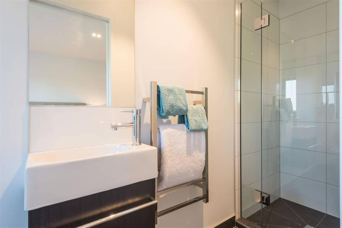 Hagley Park Hidden Gem Apartment Christchurch Bagian luar foto
